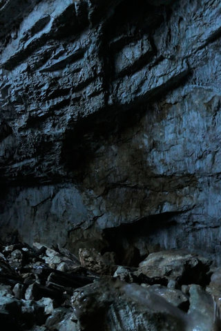 Ledena jama na Kunču cave | Slovenia